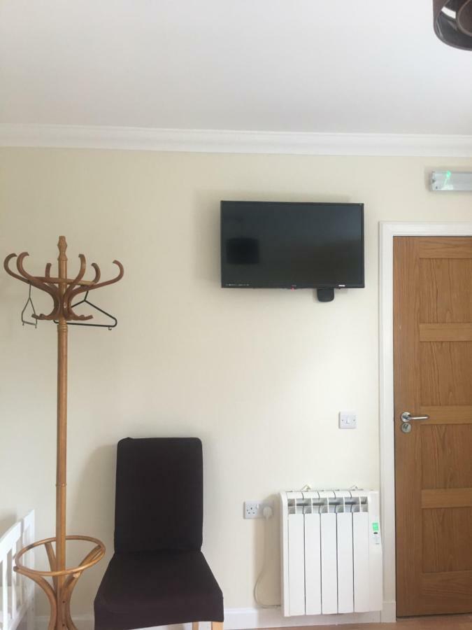 1 Lochness Rooms&Hostel Drumnadrochit Bagian luar foto