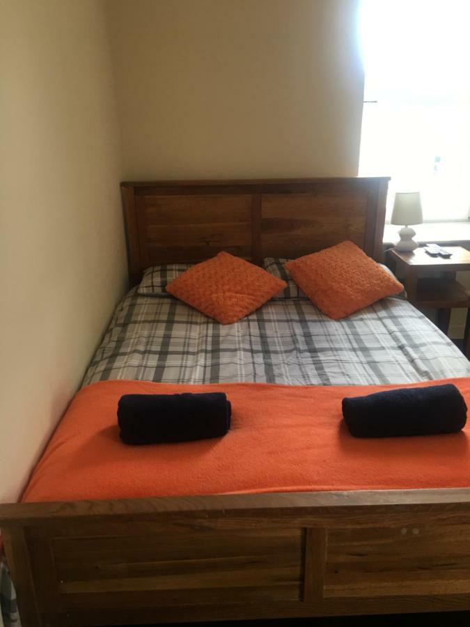 1 Lochness Rooms&Hostel Drumnadrochit Bagian luar foto