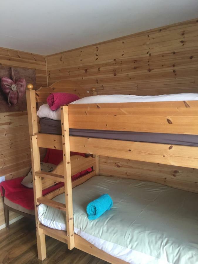 1 Lochness Rooms&Hostel Drumnadrochit Bagian luar foto