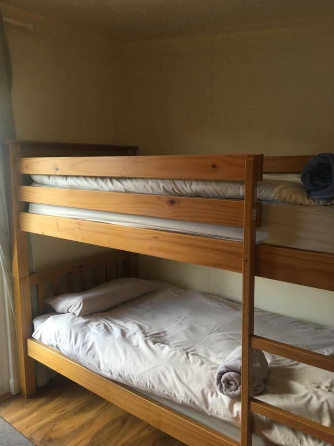 1 Lochness Rooms&Hostel Drumnadrochit Bagian luar foto