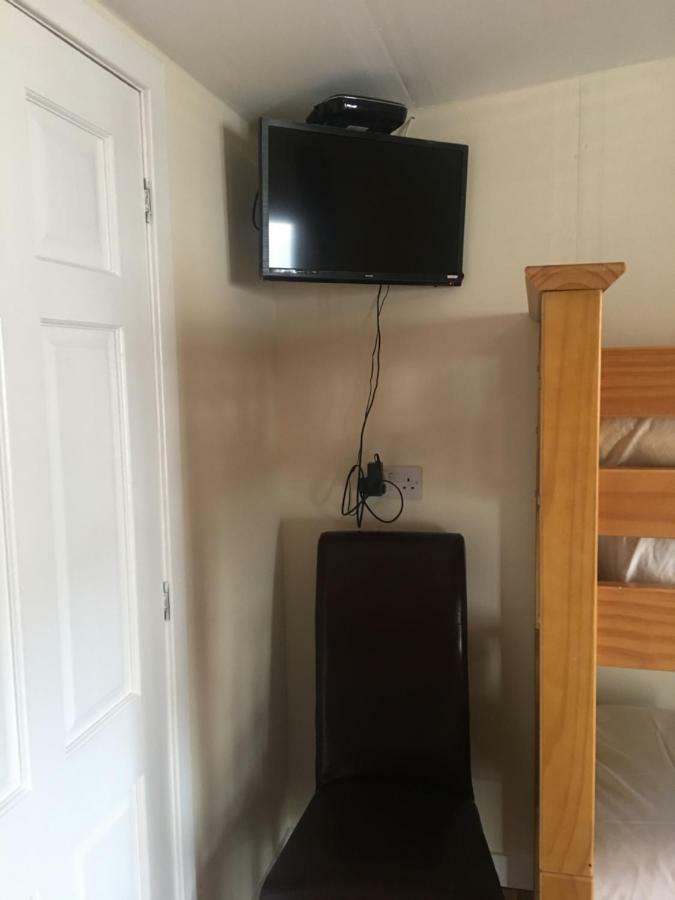 1 Lochness Rooms&Hostel Drumnadrochit Bagian luar foto