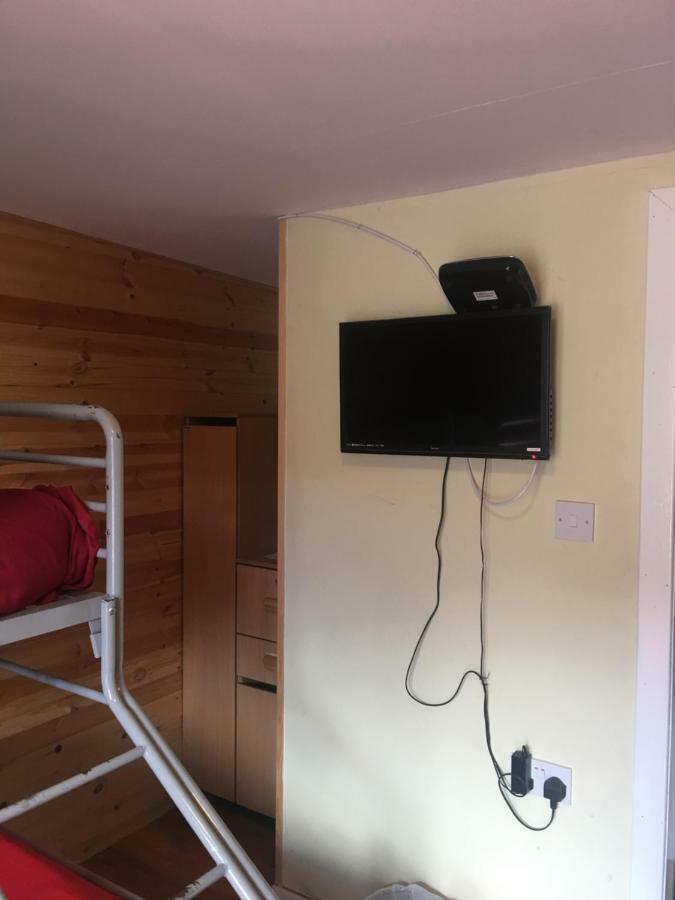 1 Lochness Rooms&Hostel Drumnadrochit Bagian luar foto