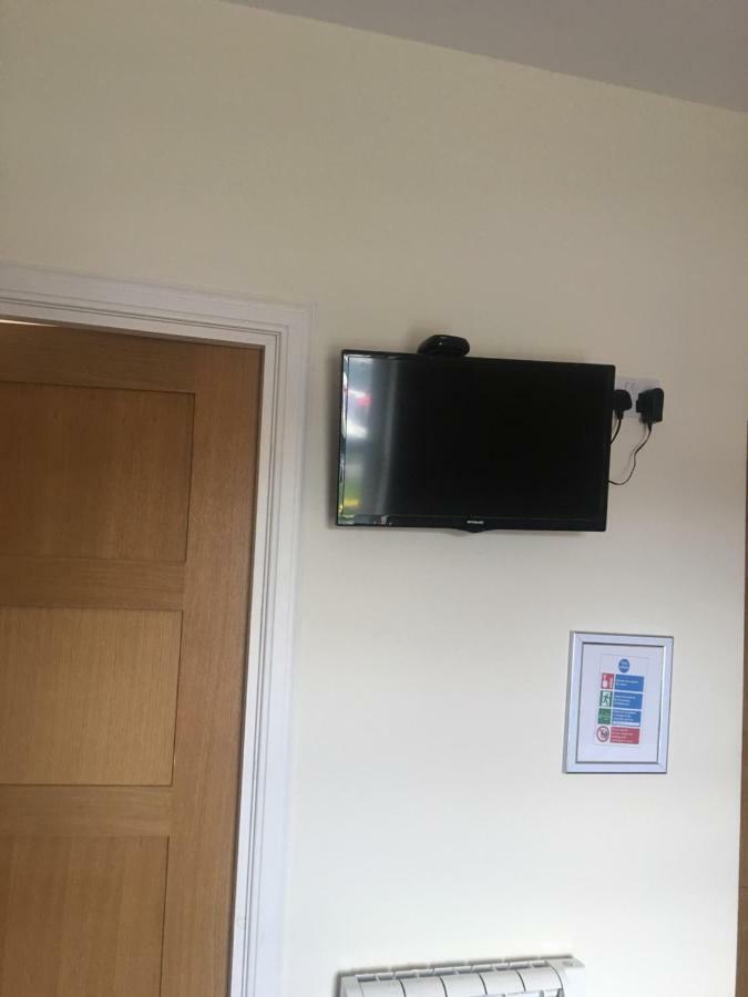 1 Lochness Rooms&Hostel Drumnadrochit Bagian luar foto