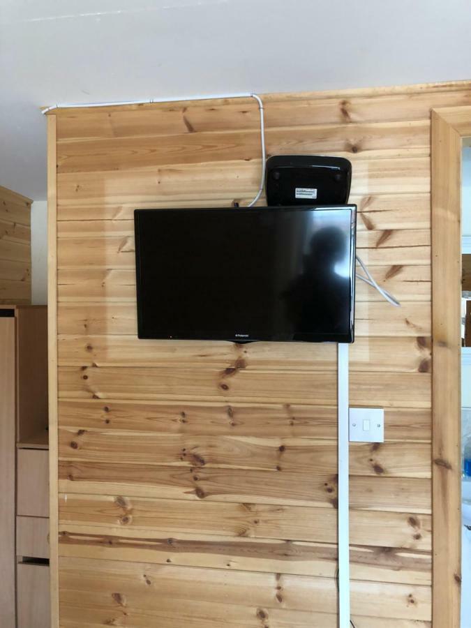 1 Lochness Rooms&Hostel Drumnadrochit Bagian luar foto