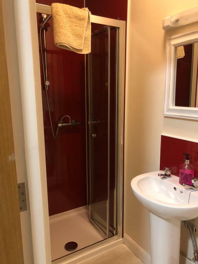 1 Lochness Rooms&Hostel Drumnadrochit Bagian luar foto