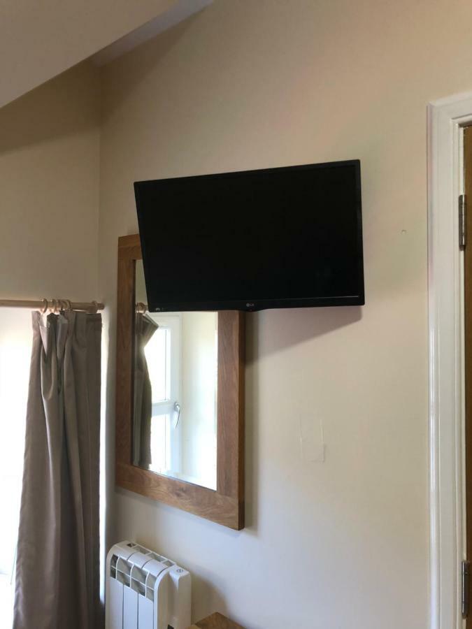 1 Lochness Rooms&Hostel Drumnadrochit Bagian luar foto