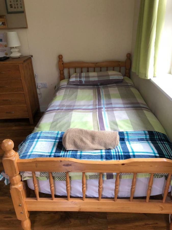1 Lochness Rooms&Hostel Drumnadrochit Bagian luar foto